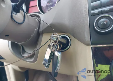 2010 Mercedes-Benz Ml 350 4Matic z USA, uszkodzony, nr VIN 4JGBB8GB1AA606603